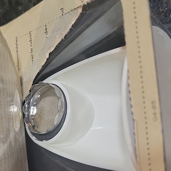 Vintage NIB Rubbermaid Designer Collection Toothbrush Arosa Magnetic Soap Holder - Picture 9 of 10